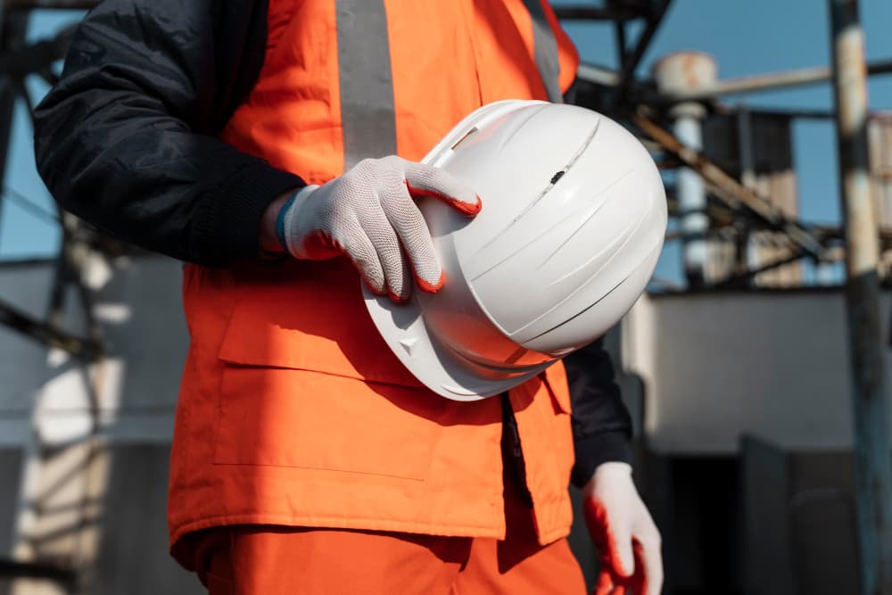 Quand faut-il remplacer un casque de chantier ? Les signes à ne pas ignorer